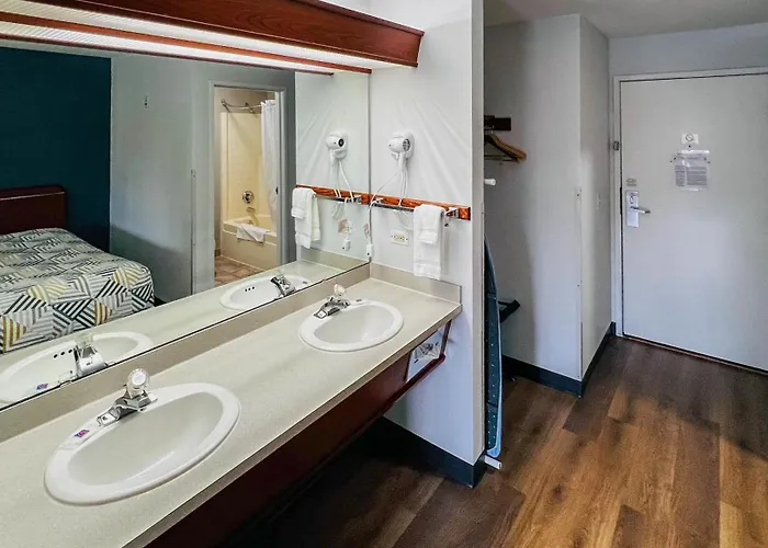 Motel: Studio 6 Suites Portland Or I-5 Ohsu